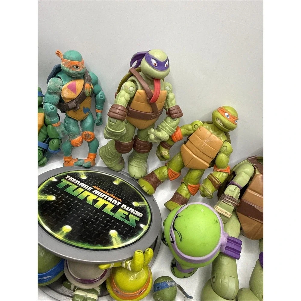 LOT 20‎ TEENAGE MUTANT NINJA TURTLES ACTION FIGURES